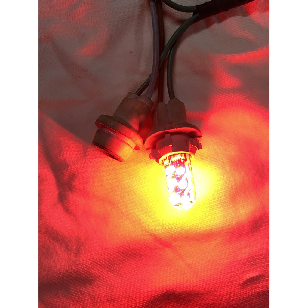 Xe may Bộ 2 led demi xi nhan T10 có chớp 12tim gắn xe máy 12V