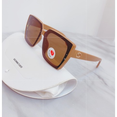 CHUYÊN SỈ MẮT KÍNH THỜI TRANG G.......C TRÒNG PHIN XỊN XÒ