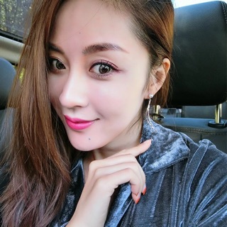 Bông tai xoắn độc lạ