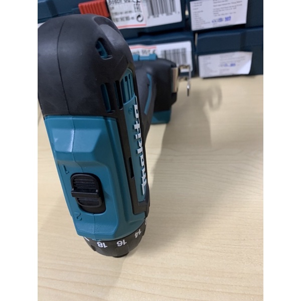 Máy vặn vít 12V Makita DF031DZ