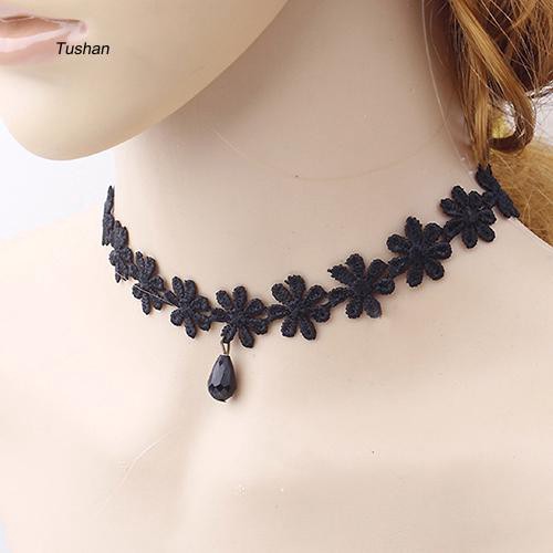 Vòng cổ choker ren hoa đính đá cổ điển