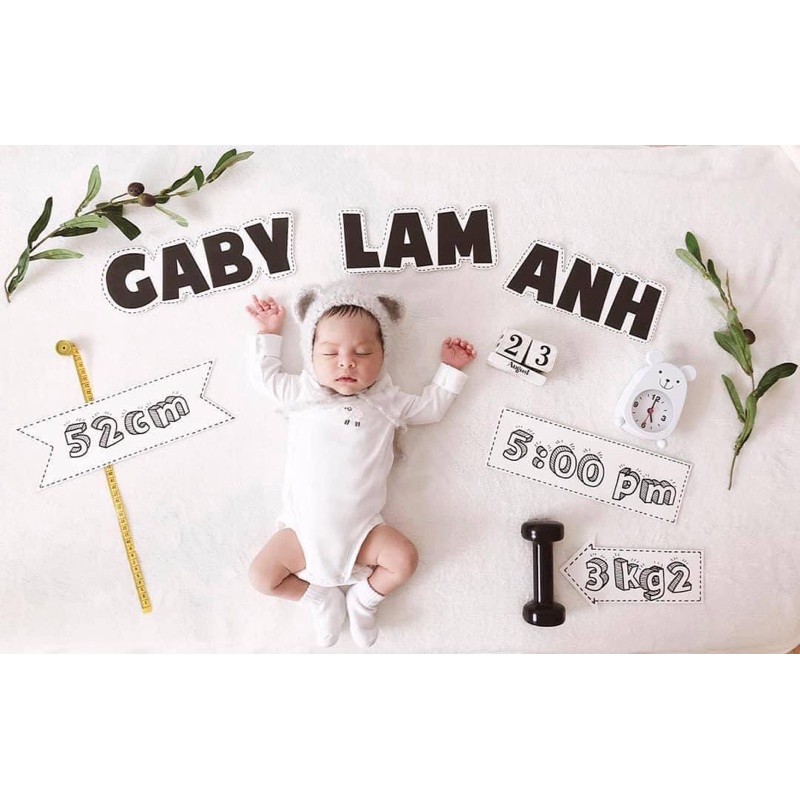 Phụ kiện từng tháng cho bé chụp ảnh.