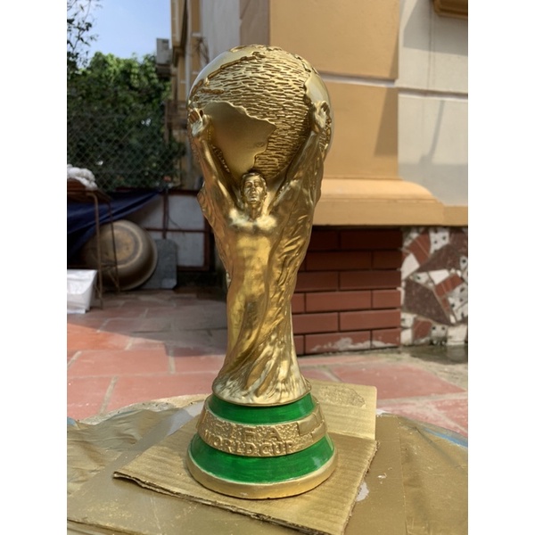 Cúp vàng thể thao bóng đá