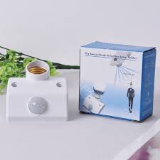 Đuôi đèn hồng ngoại, Đui đèn cảm ứng chuyển động tự động bật tắt đèn khi có người đi qua, dùng cho hành lang, sân nhà.
