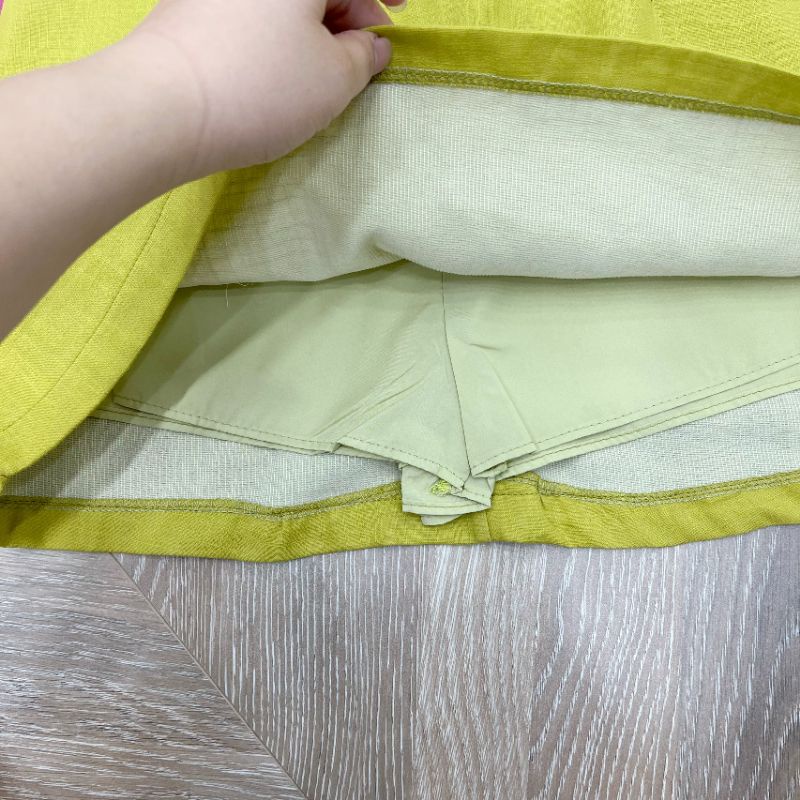 Jum hở bụng kèm tag X