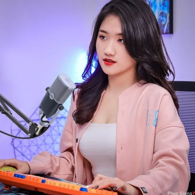 Combo Micro Thu Âm AKG ARA C22-USB + Tai Nghe AKG K72 Chuyên Dùng Podcast Livestream Thẩm Âm Gamer