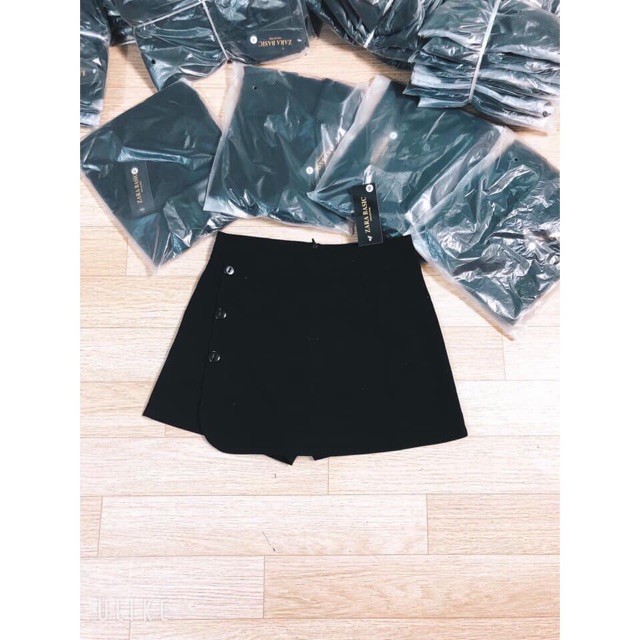 Quần váy chữ A phối cúc thần thánh | BigBuy360 - bigbuy360.vn