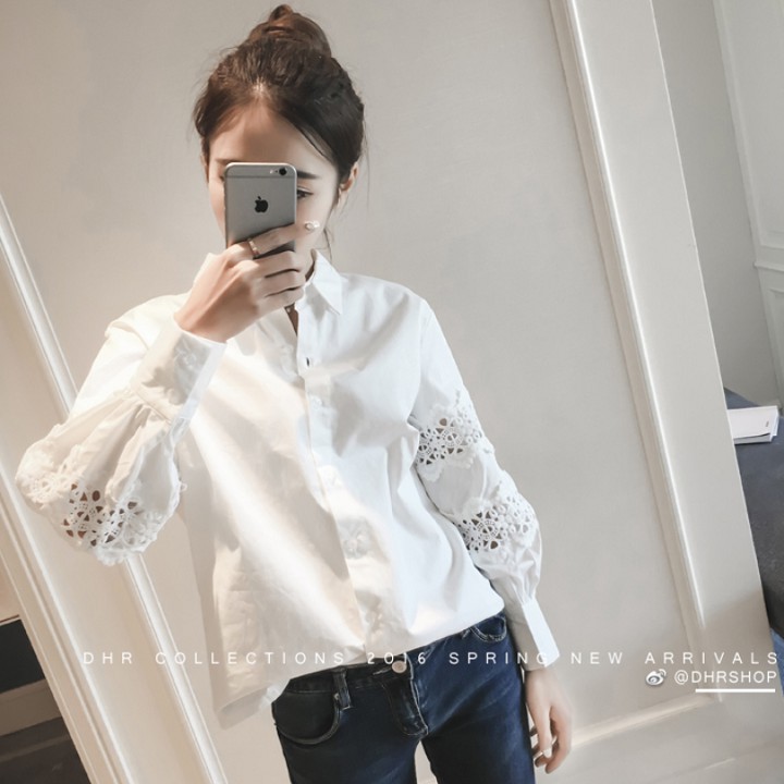 Áo trắng cách điệu tay ren | BigBuy360 - bigbuy360.vn