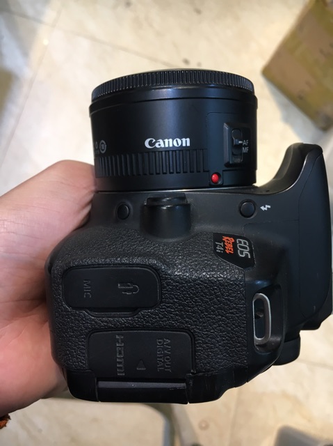Máy ảnh cũ canon 650D kèm fix canon 50 f1.8 ii