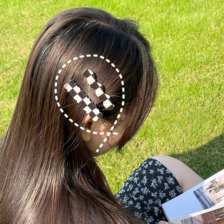 Kẹp Tóc Cài Checkerboard Xẻng Tone Trắng Đen Be