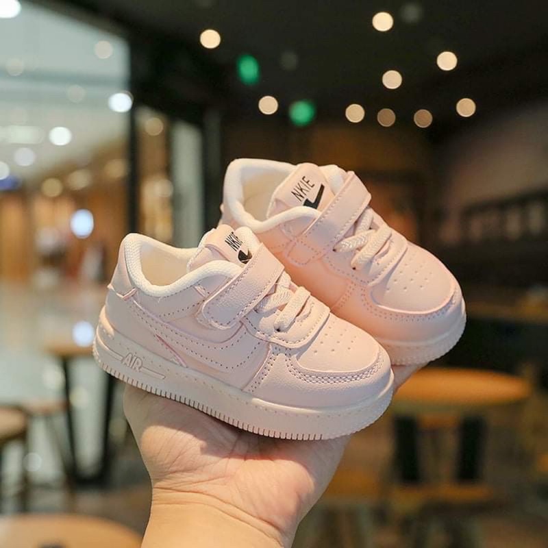 Giày thể thao sneaker hồng bé gái