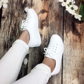 Giầy sneaker