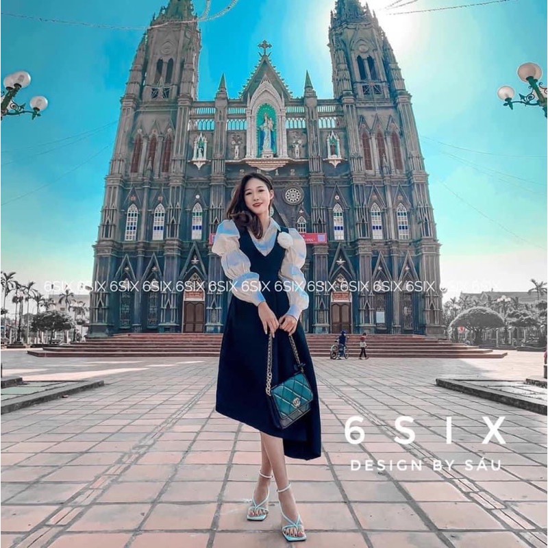 Set yếm sơ mi tay bồng vạt xéo kèm hoa cài