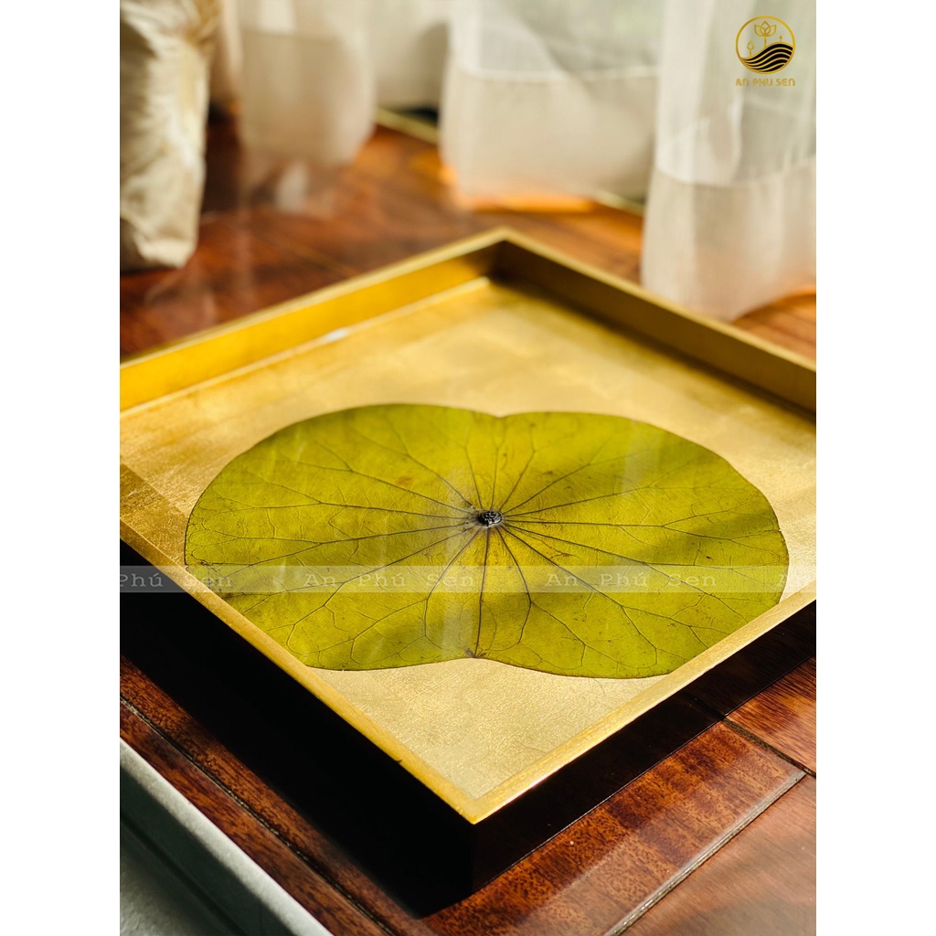Khay sơn mài lá sen