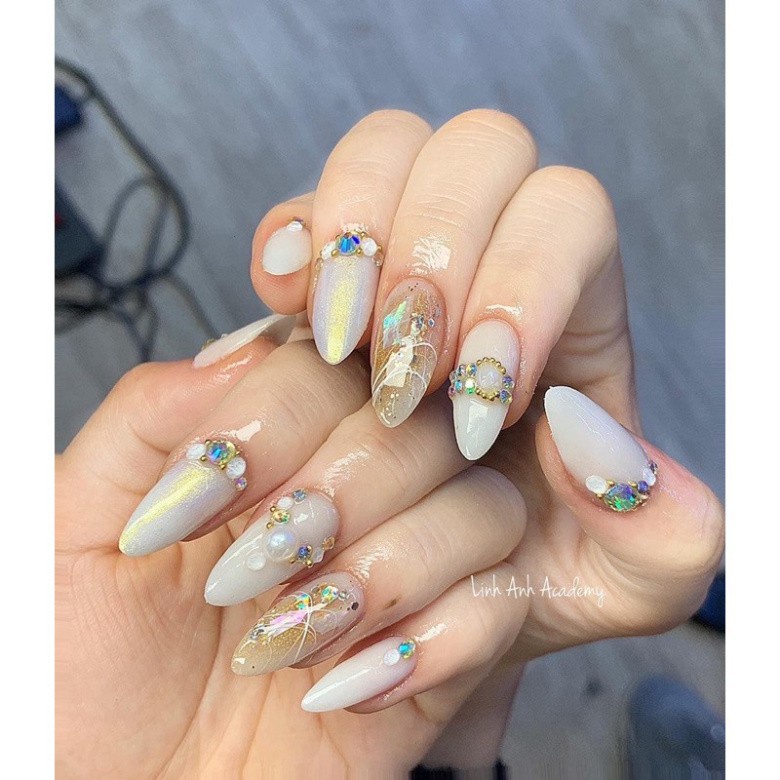 Sơn ánh trai siêu xinh Thiên Di Nail