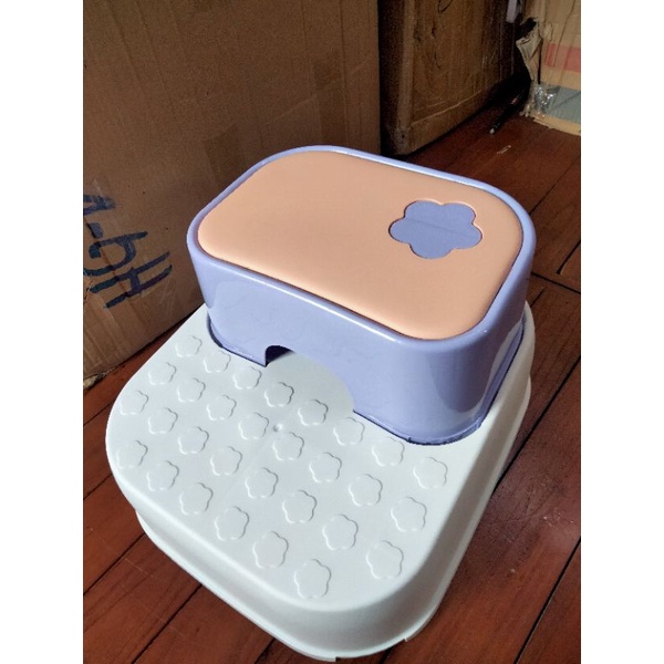 Ghế tự lập cho bé hình bông hoa, có thể tháo rời tầng