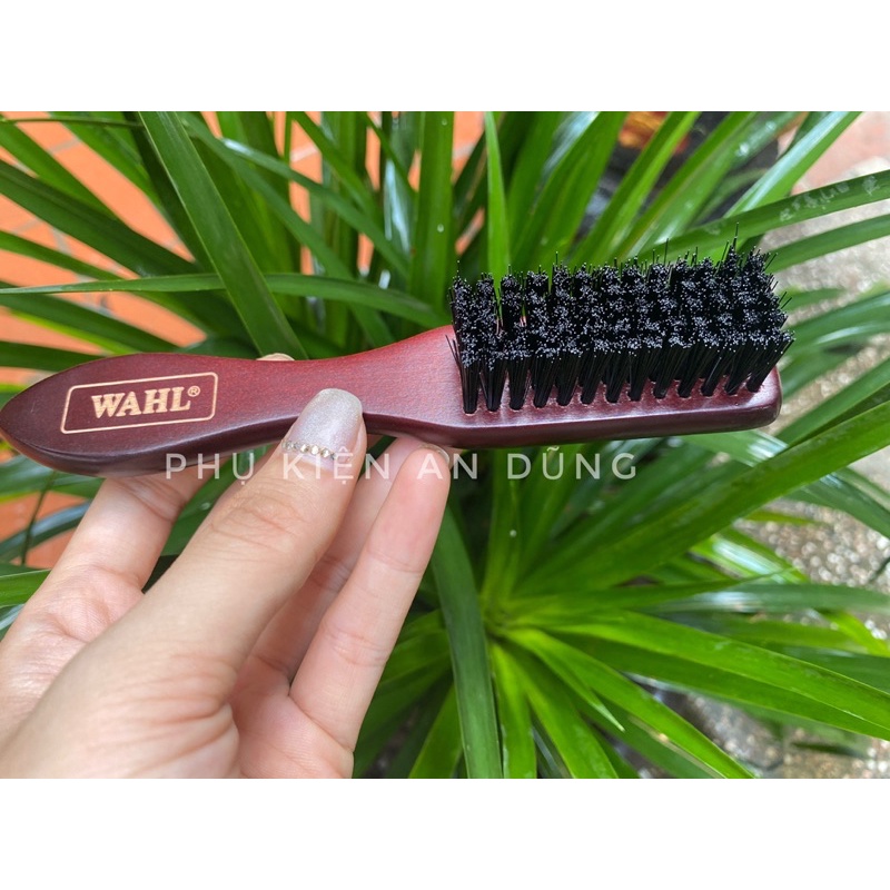 Chổi Phủi WAHL Barber Cao Cấp Cán Gỗ Lông Siêu Mềm Cho Thợ Tóc Chuyên Nghiệp