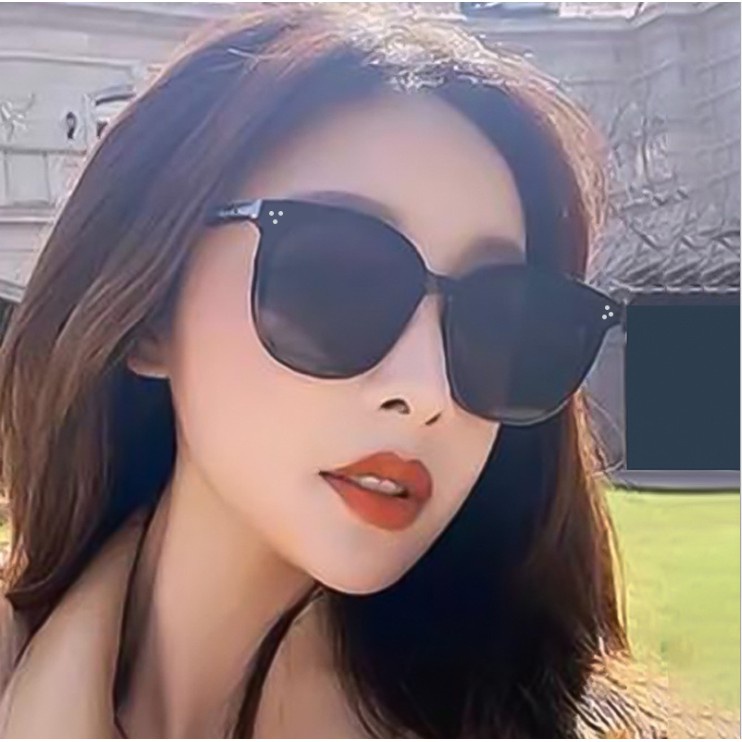 Kính mát gọng vuông phong cách thời trang Hàn Quốc