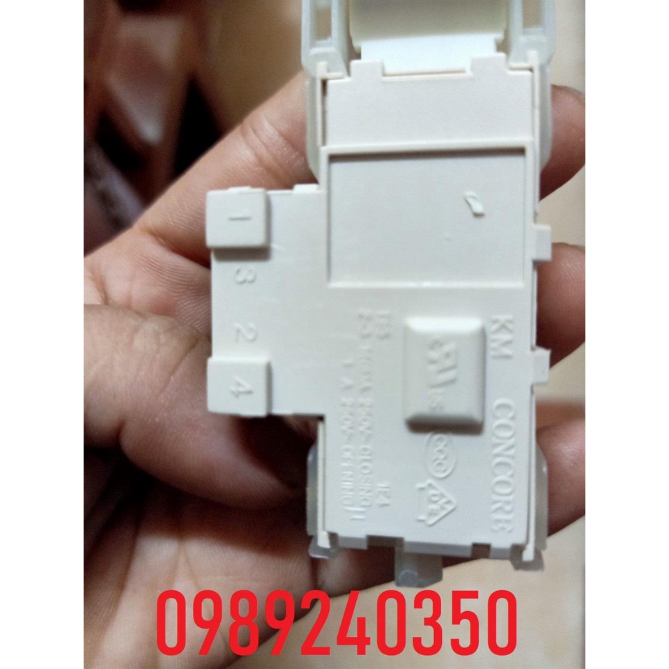 Công tắc khóa cửa máy giặt LG FM1208N6W 8kg cửa ngang hàng hãng