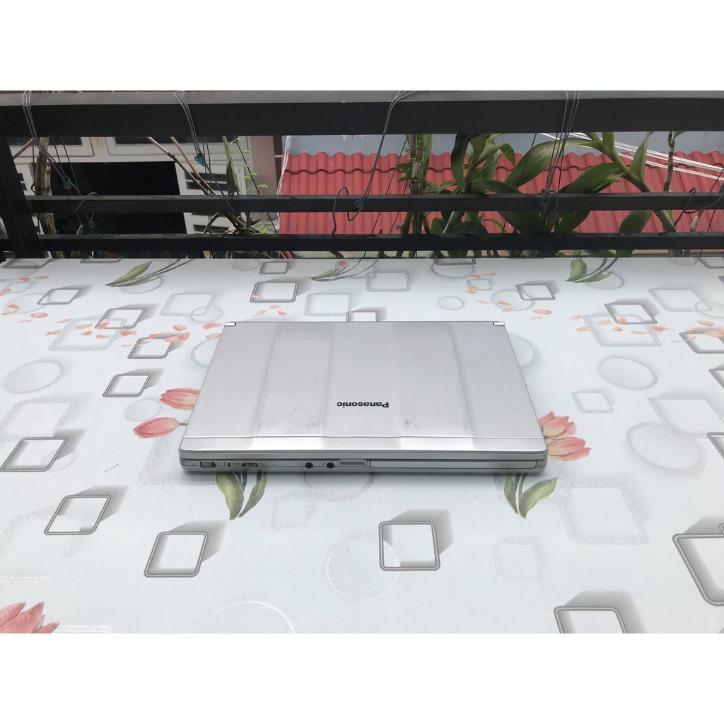 laptop panasonic cf-nx2 i5 3320 ram 4G hdd 250G màn hình  12inh sáng đẹp