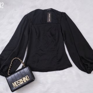 Áo lụa nhung cổ vuông tay phồng dài (2 màu)