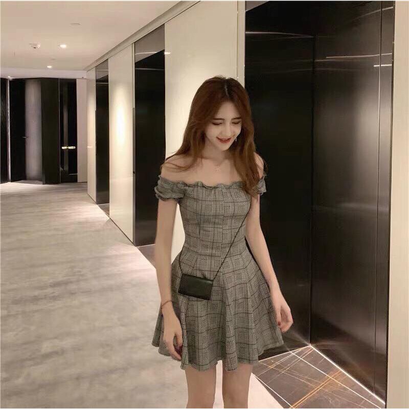 Đầm caro bẹt vai