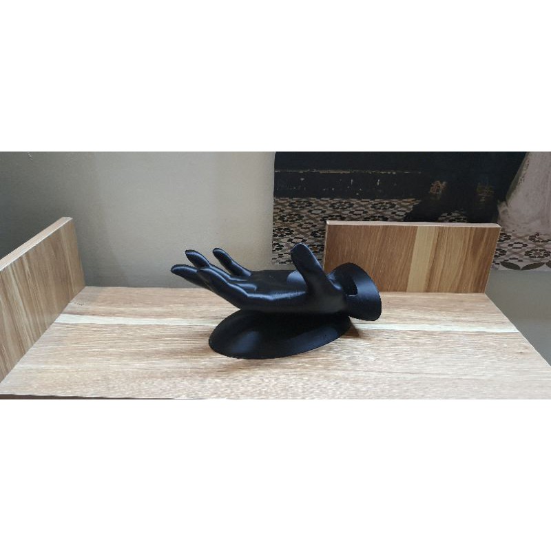 Đỡ rượu vang hình bàn tay