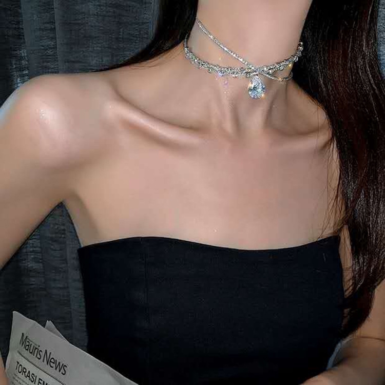 Vòng Cổ Choker Mặt Thánh Giá Đính Đá Zircon