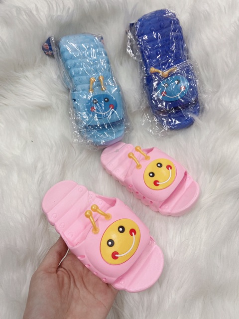 dép lê bé gái  trai hình con sâu size 26-30( giao màu ngẫu nhiên)