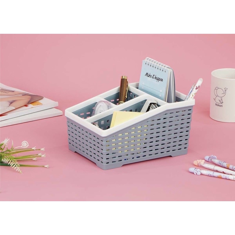 rỗ 3 màu đựng đủ thứ trên đời