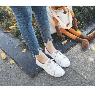 Giày lười sneaker cho nữ lên chân cực êm