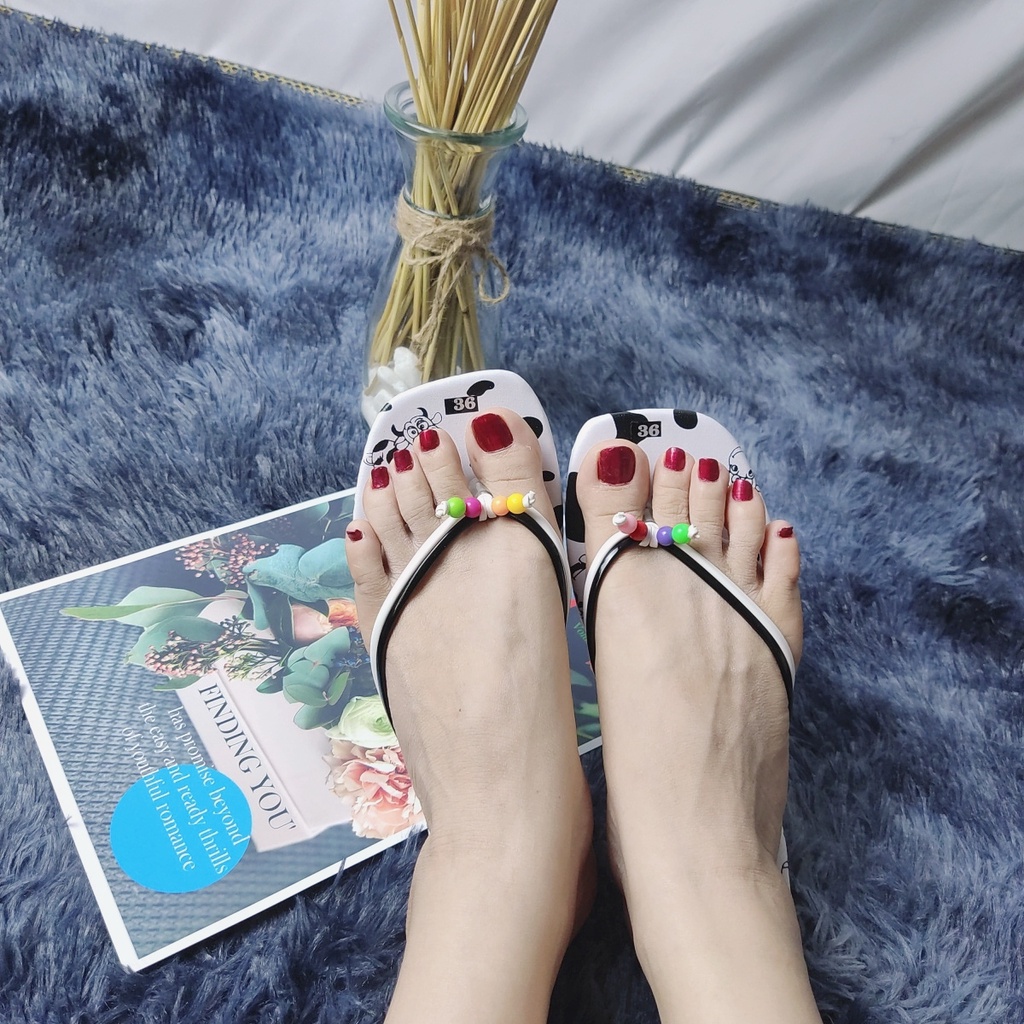Dép xỏ ngón hình hoạt tiêt bò sữa đính hạt nhiều màu cute