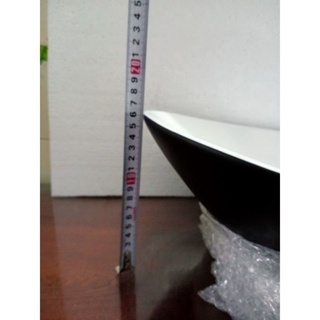 Chậu lavabo thuyền trắng đen