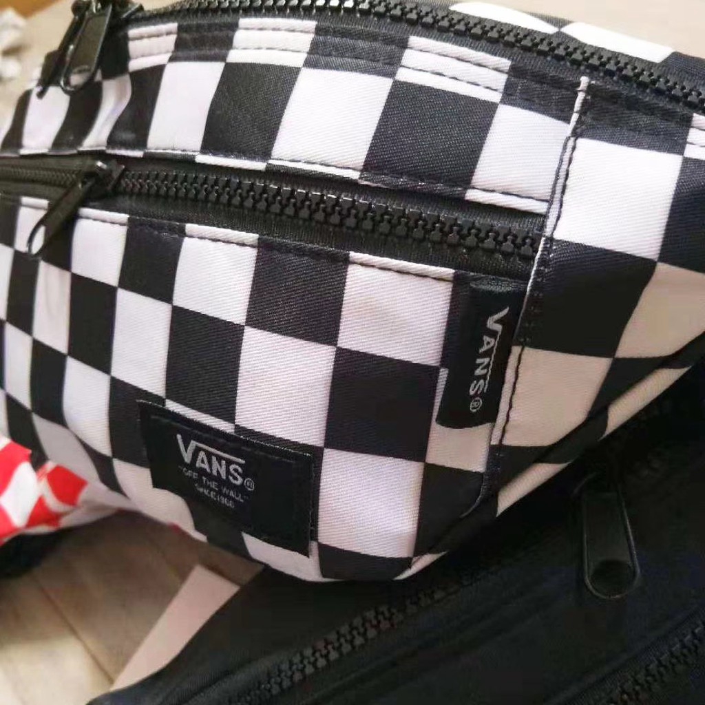 Túi đeo chéo người Vans phong cách thời trang