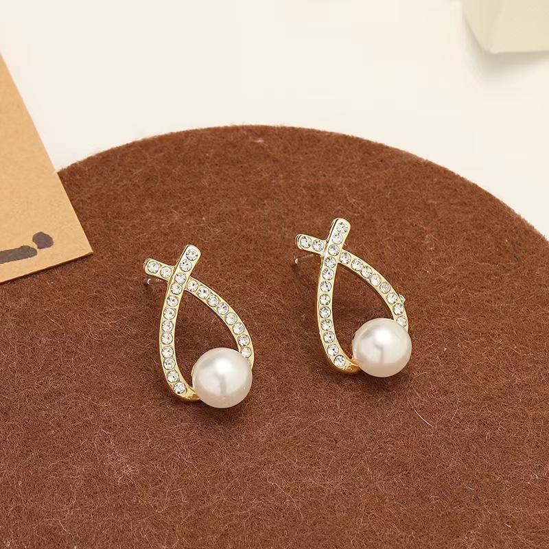 Khuyên Tai Kiểu Dáng Đáng Yêu Và Được Cuộc Lựa Chọn Bán Sỉ