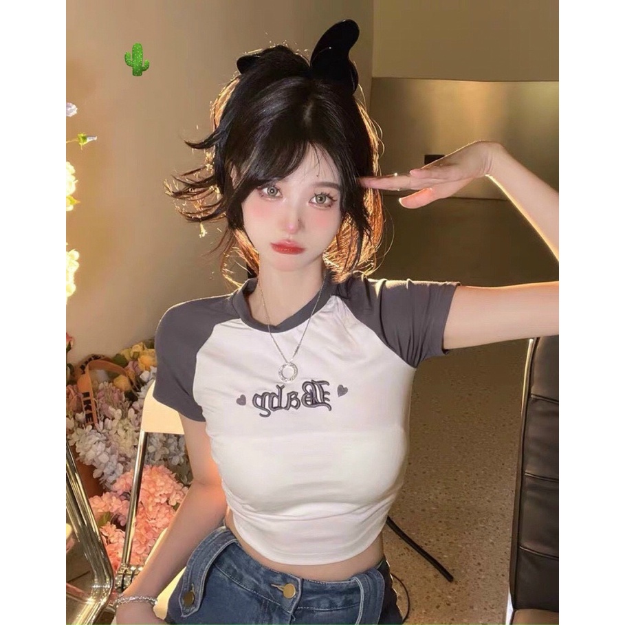 Áo thun croptop phối tay ngắn màu thêu chữ trước hot