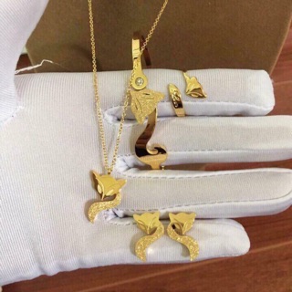 Bộ trang sức titan hình hồ ly màu vàng