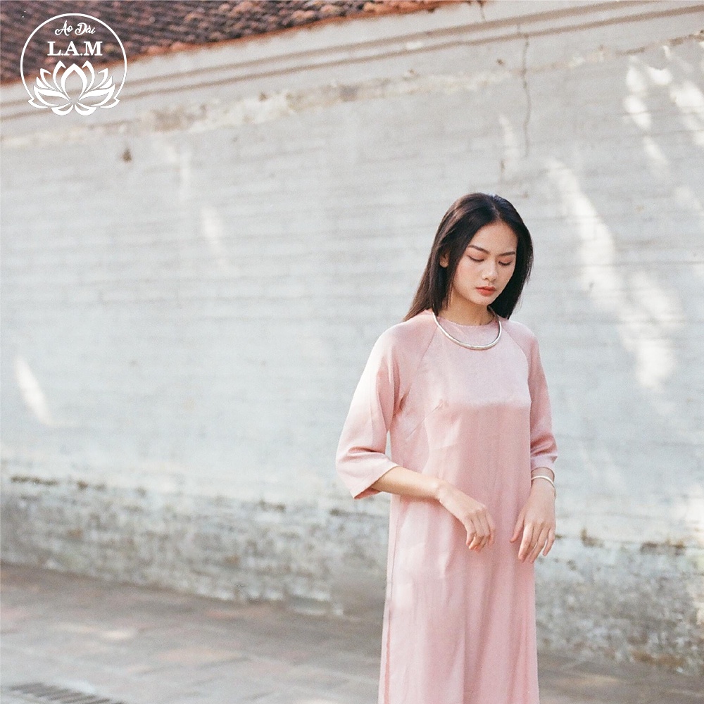 Áo dài dáng suông tone màu trầm, áo dài đi chùa