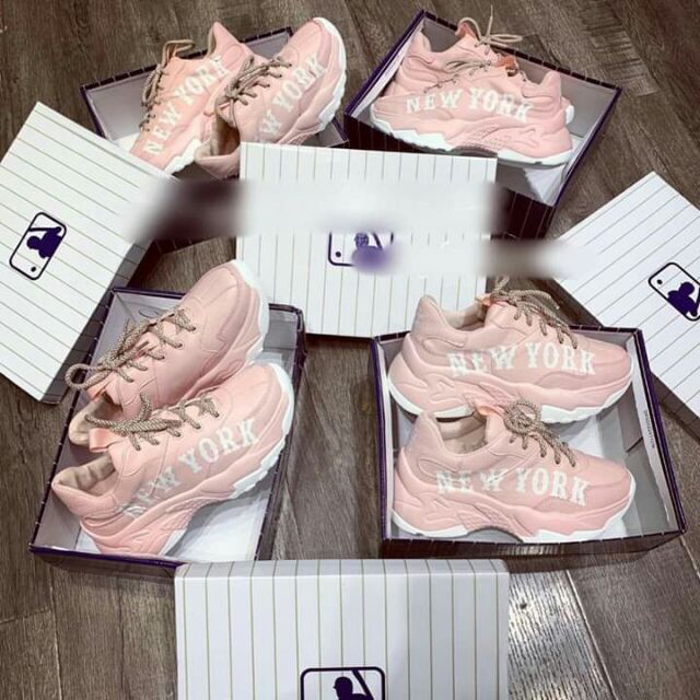 - Giày Sneaker quốc dân " M.L.B " NewYork hồng không thể nào yêu hơn được nữa, chuẩn auth xịn sò- Kèm túi giấy- fullbox