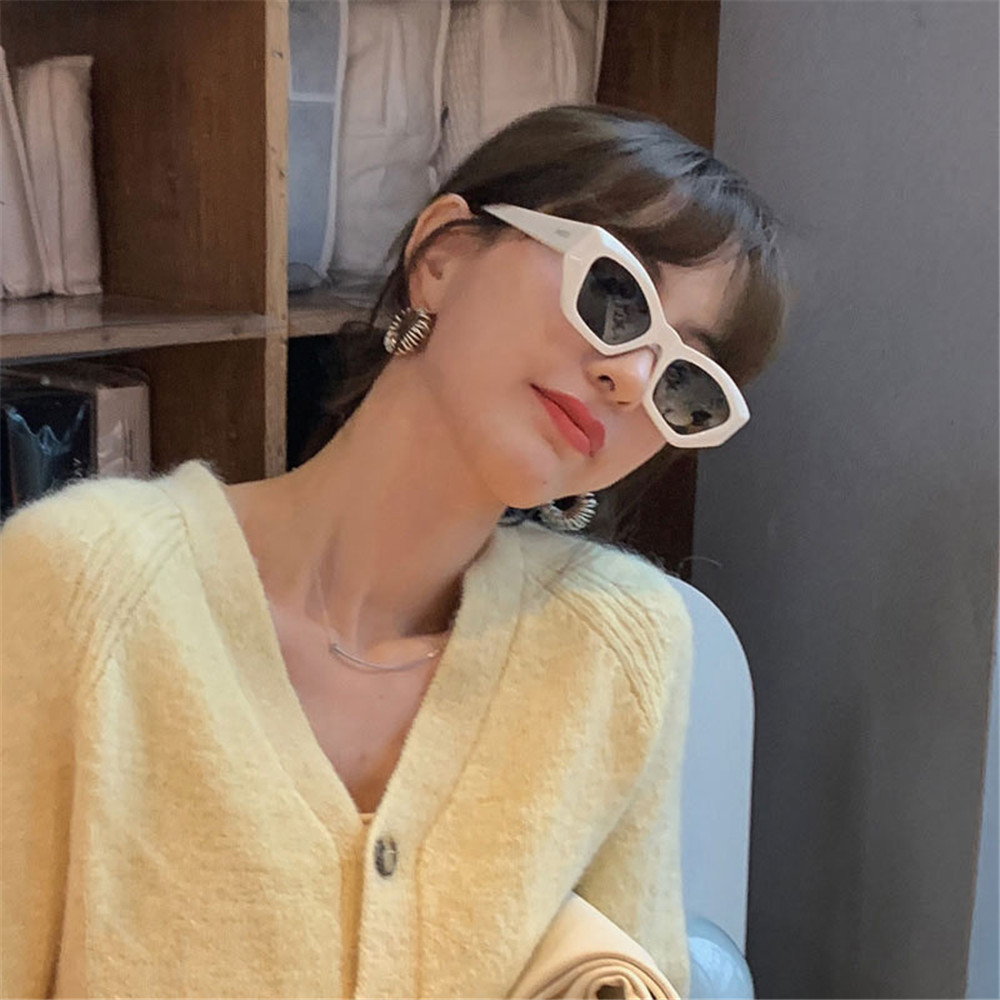 Kính mát gọng nhựa nhiều màu sắc tùy chọn thời trang cá tính