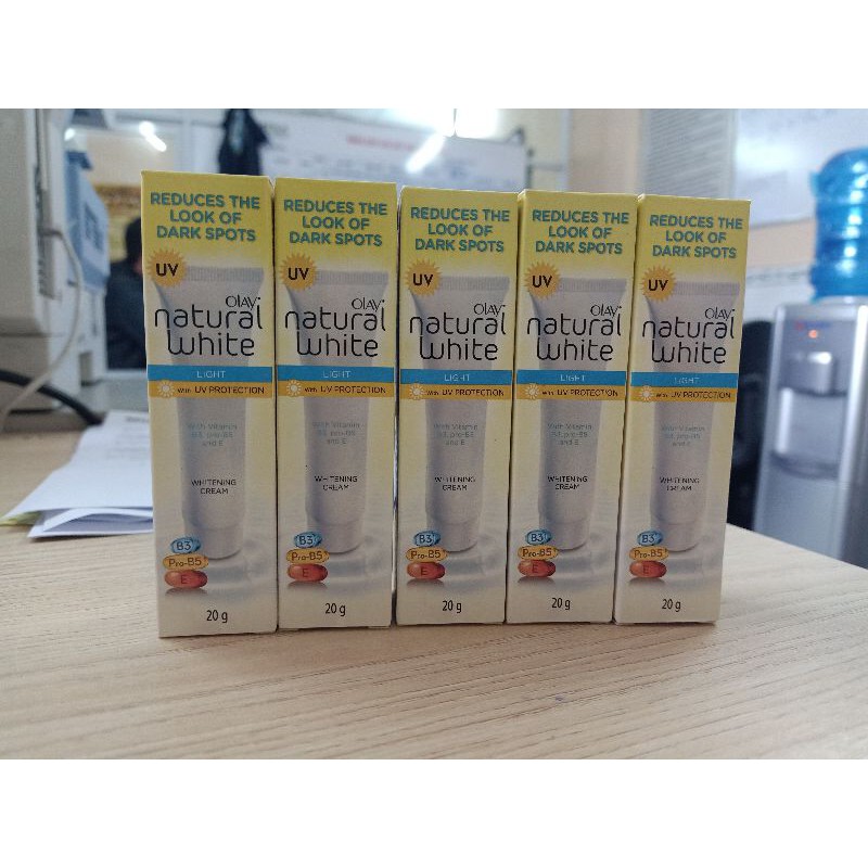 com bo 5 tuýt Olay Natural White Kem dưỡng trắng da ban ngày | BigBuy360 - bigbuy360.vn