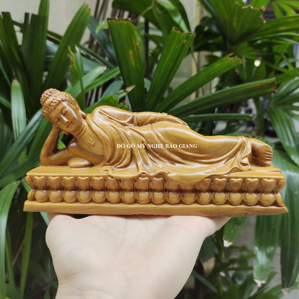 Tượng phật nằm nhập niết bàn bằng gỗ