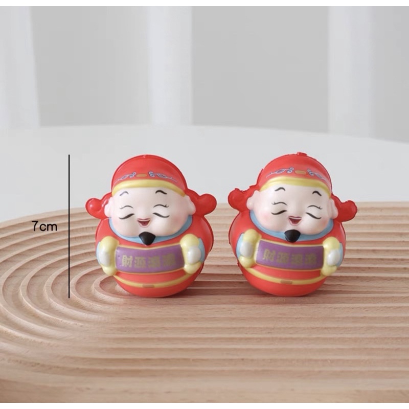 Mèo mai mắn trang trì bình đông đào ngày tết