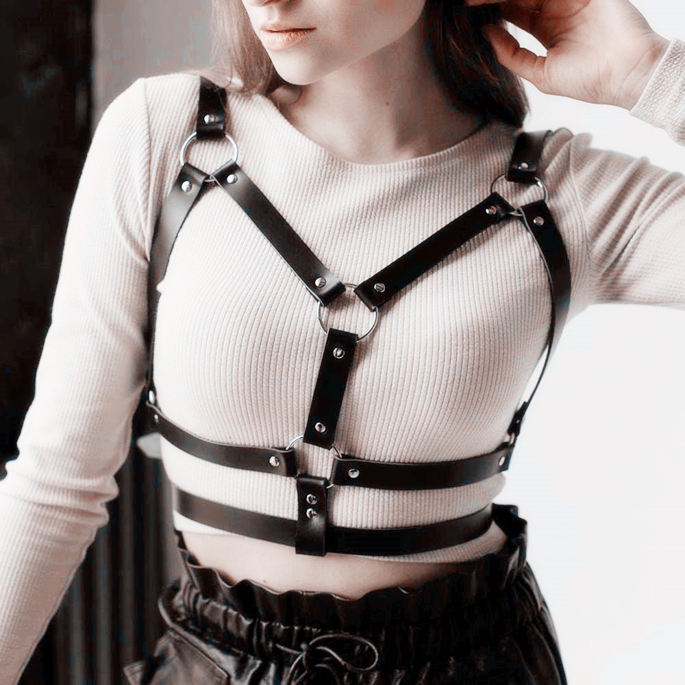 Dây Da Đeo Trước Ngực Quyến Rũ Cho Nữ