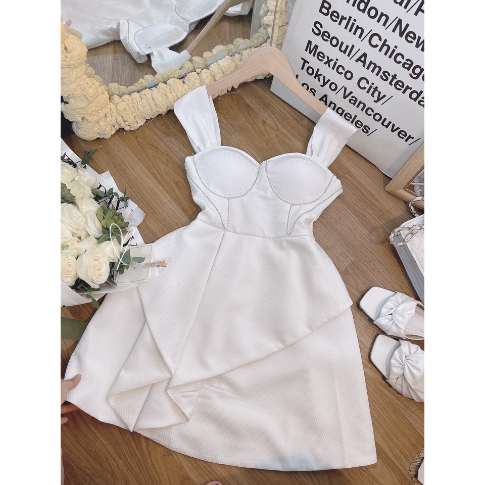 ĐẦM DẠ CÚP NGỰC TAY BẢN TO XẾP TÀ ĐÍNH ĐÁ CAO CẤP