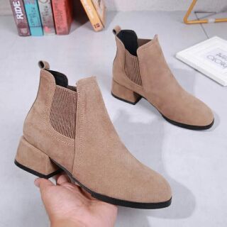 Giầy  boot da lộn!