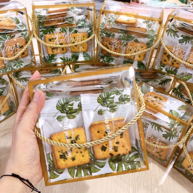10 Hộp mica kt 14x14x7cm đựng bánh kẹo hàng dày