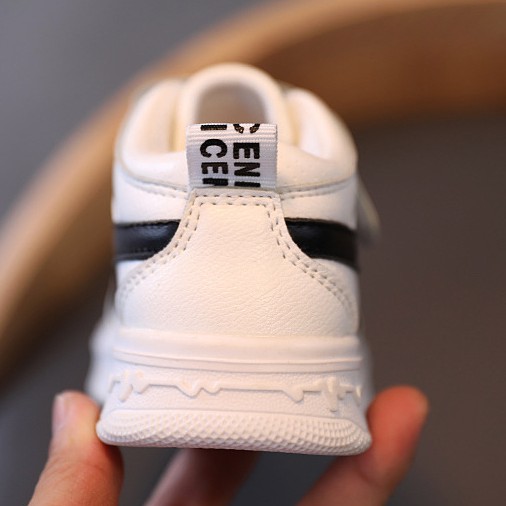 Giày Thể Thao Trắng Thoáng Khí Phong Cách Hàn Quốc Cho Bé