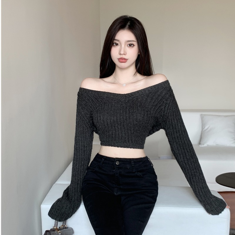 Áo croptop QADCOL tay dài cổ chữ V thiết kế ôm sát tôn dáng thời trang thanh lịch