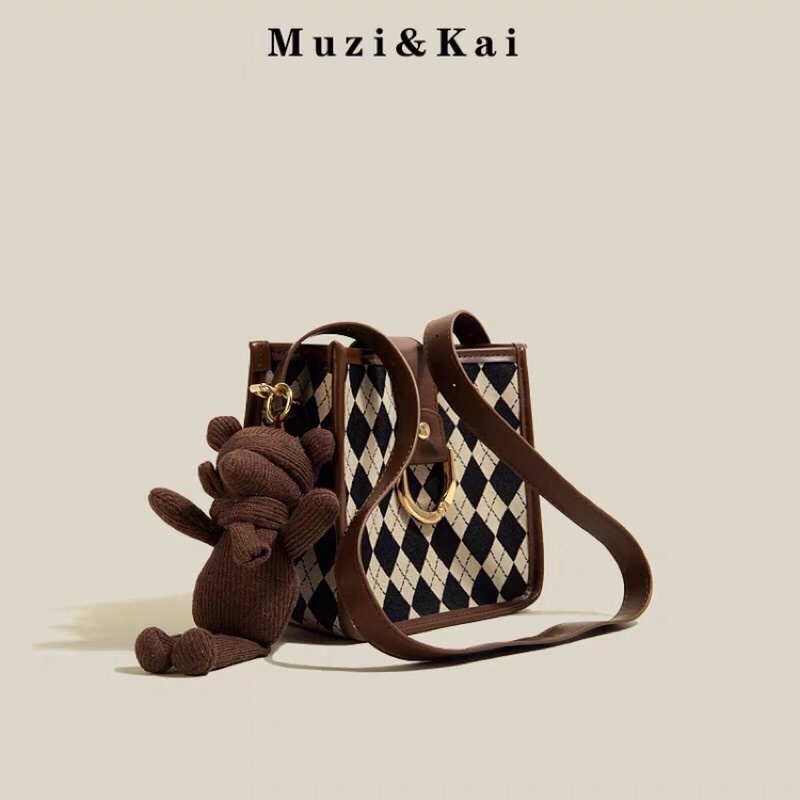 Túi Muzi Kai Hoạ Tiết Kẻ Ô Dáng Đứng Có Kéo Khoá